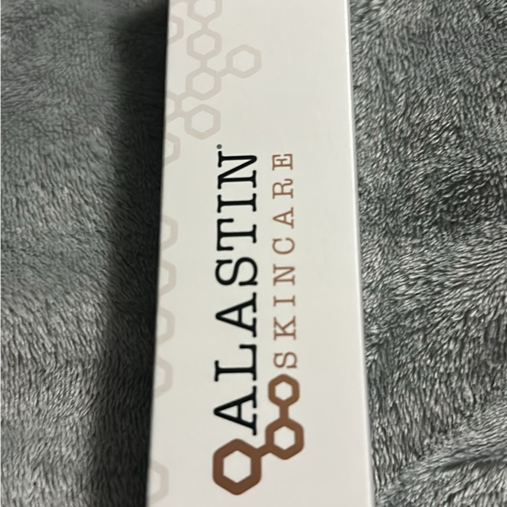 HydraTint Pro Mineral Broad Spectrum Sunscreen SPF 36
Full Size 3.2oz